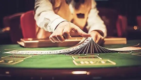 Kontrol permainan Captain's Bounty dengan tombol spin dan pengaturan taruhan di aplikasi skyblivion